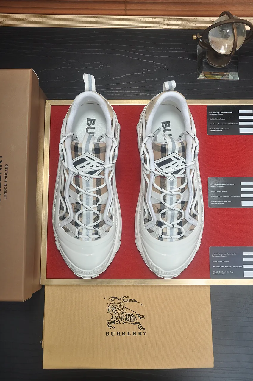 Men's shoes 💰680💶[Burberry] (cowhide lining) classic low-top sneakers｜Imported cowhide with classic plaid fabric｜Cow leather lining｜Original outsole｜Fine workmanship and comfortable to wear Size: 38-44 (customized at 45)